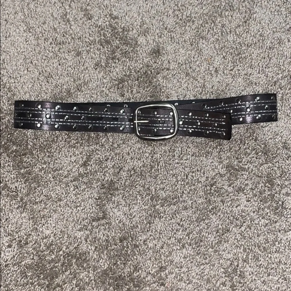 Arizona Belt Size Medium Pre Owned 35 inches end of buckle to third hole 5 holes